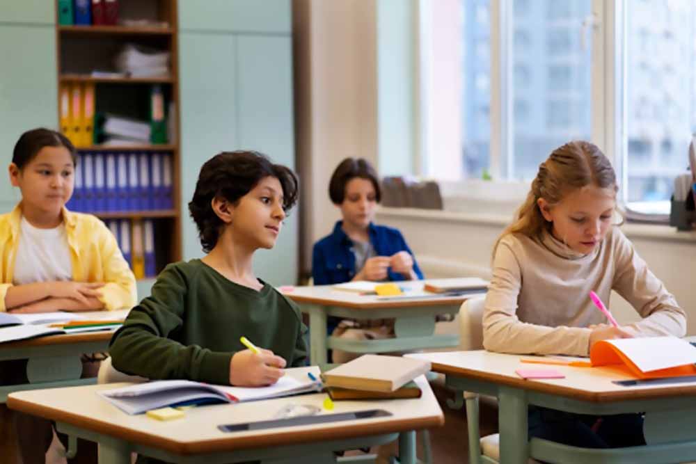 academic benefits of bilingual education