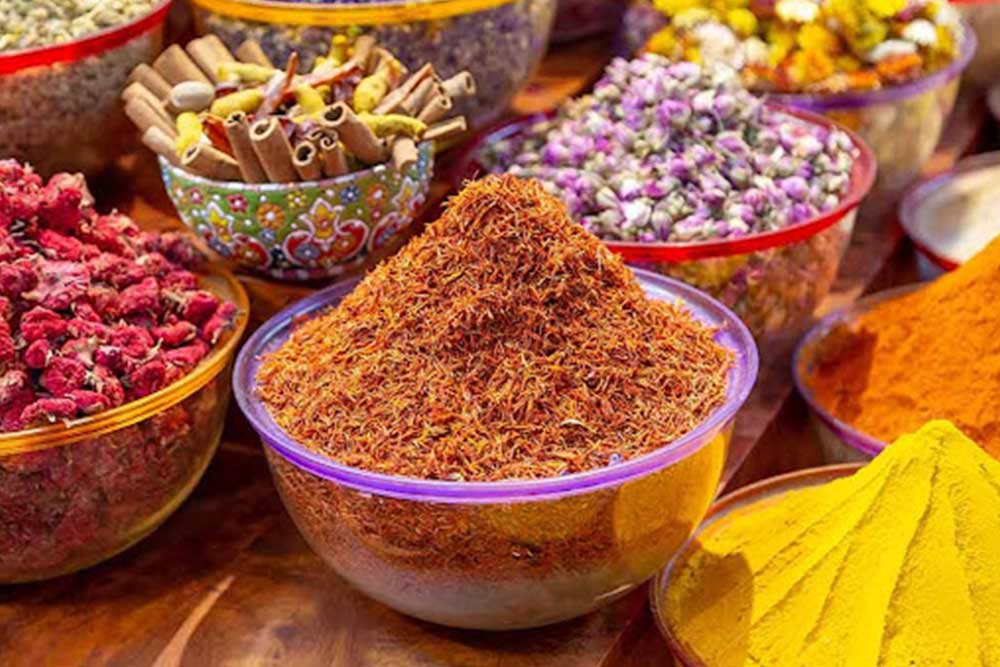 تجد كل ما تحتاجه من توابل في سوق البهارات
