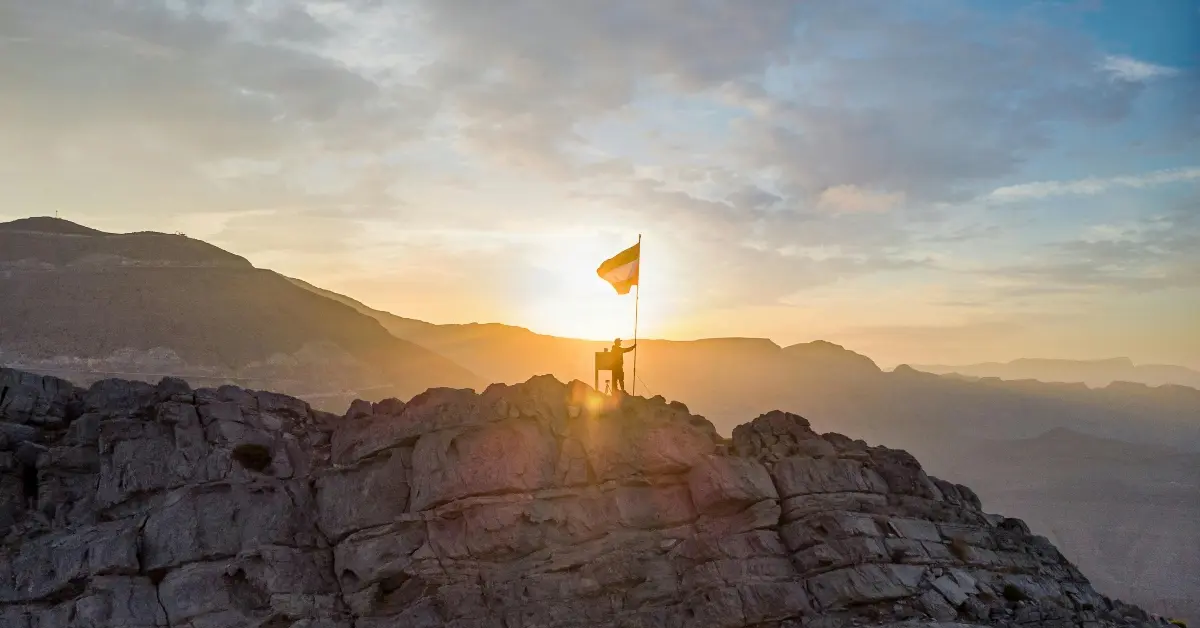 صورة توضح أعلى قمة في الإمارات ضمن أفضل مناطق سياحية في رأس الخيمة