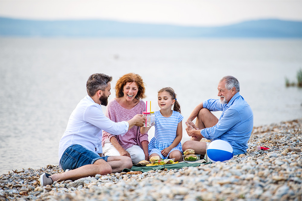 picnic on the beachside