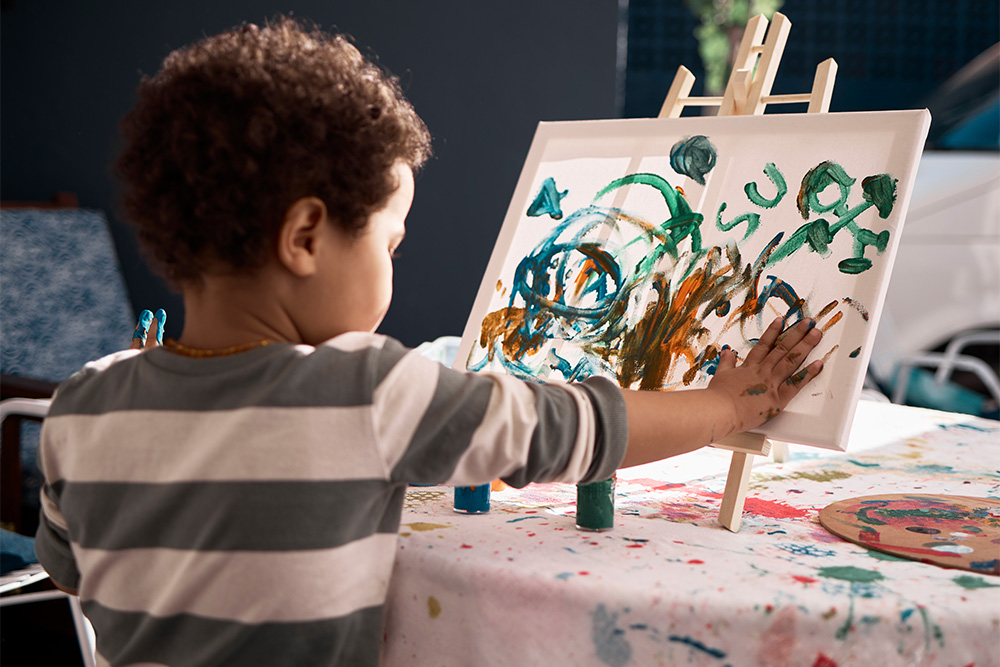 learning painting at an art school in Dubai