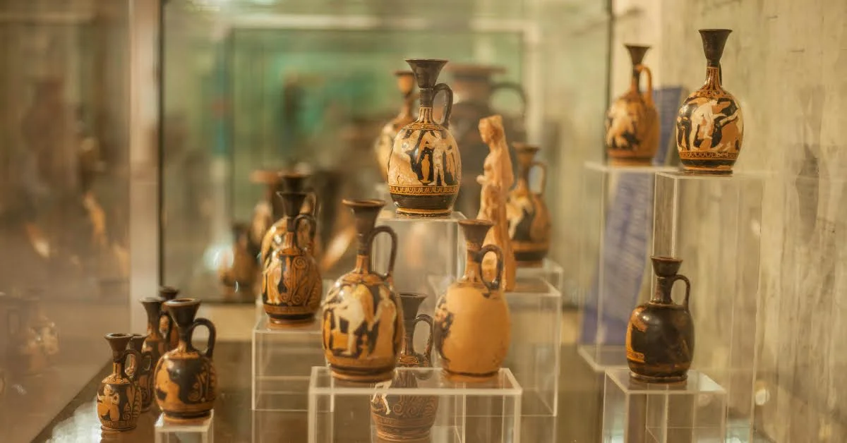  صورة لتوضيح المعروضات التراثية والثقافية في متحف زايد الوطني
