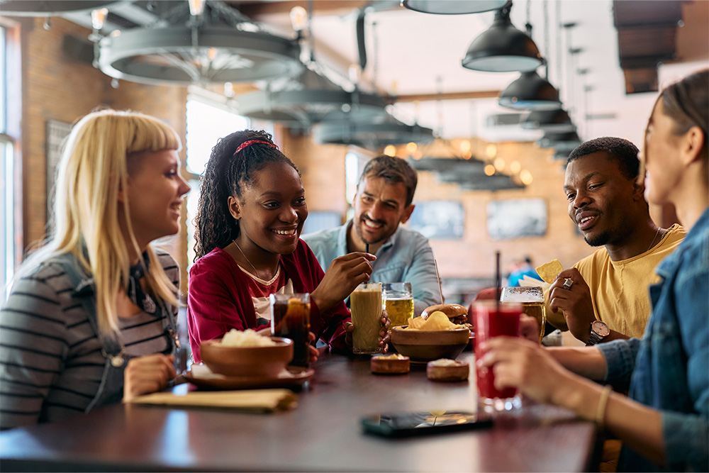 dining at Al Hamra Mall restaurants