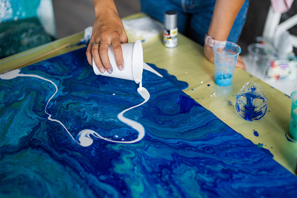 Fluid art in session 