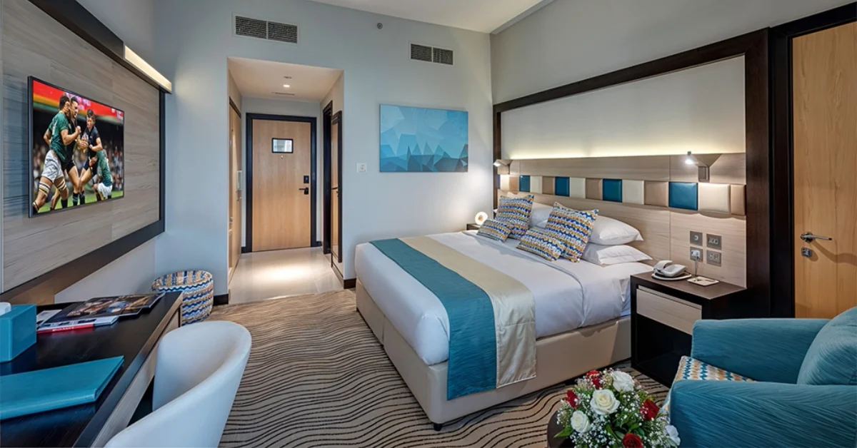 Room of City Avenue Hotel near Union Metro station