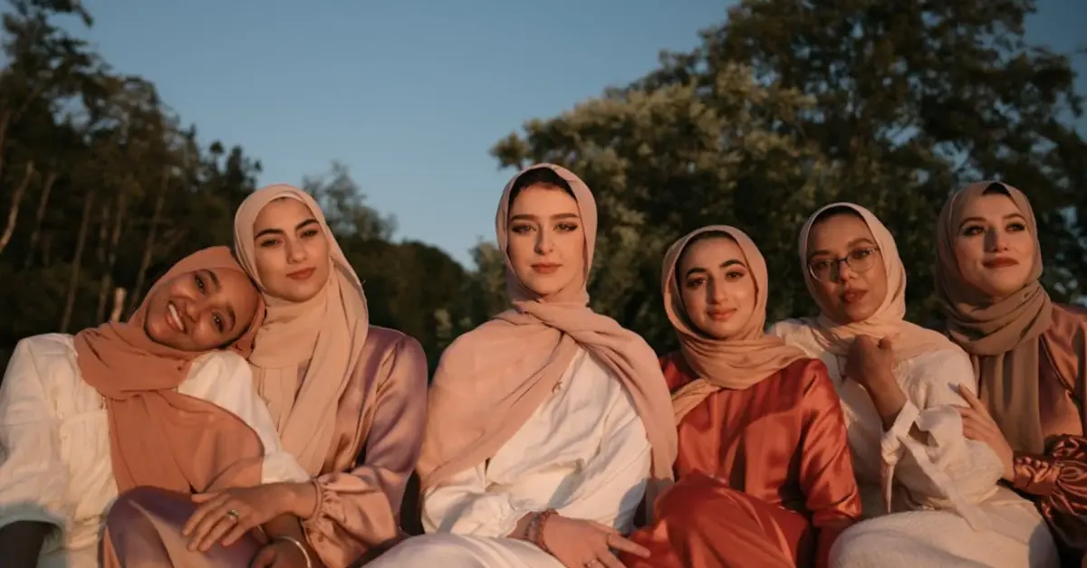 Beautiful Women Wearing Hijabs
