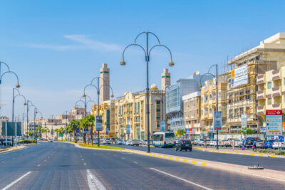 إيجابيات وتحديات العيش في الطوية العين