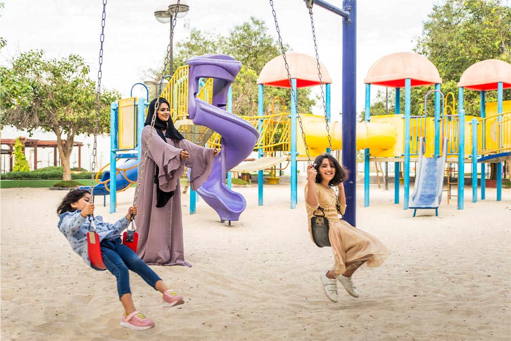 مناطق لعب الأطفال في الحديقة
