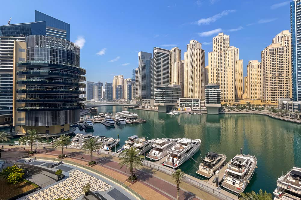 Waterfront lifestyle of Dubai Marina 