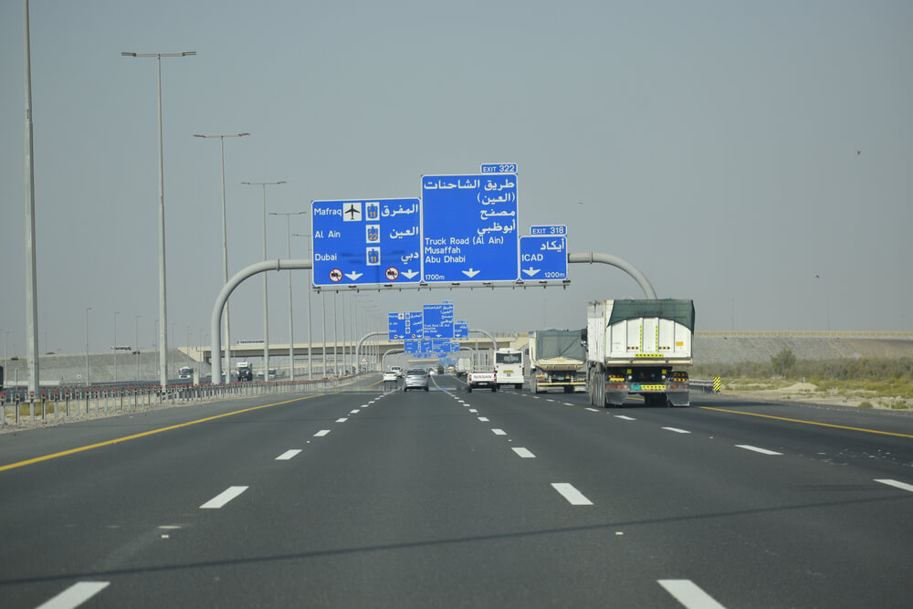 Abu Dhabi to Al Ain road with first and second lane for normal vehicles