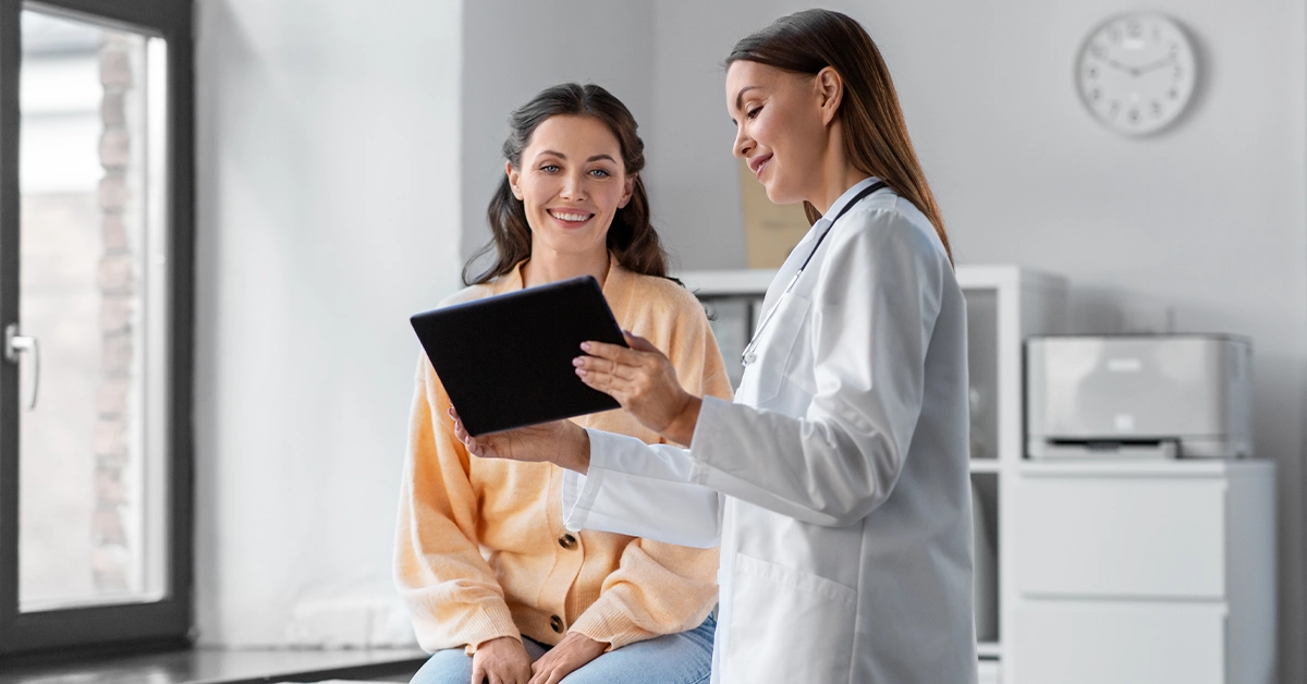 patient consulting a doctor 