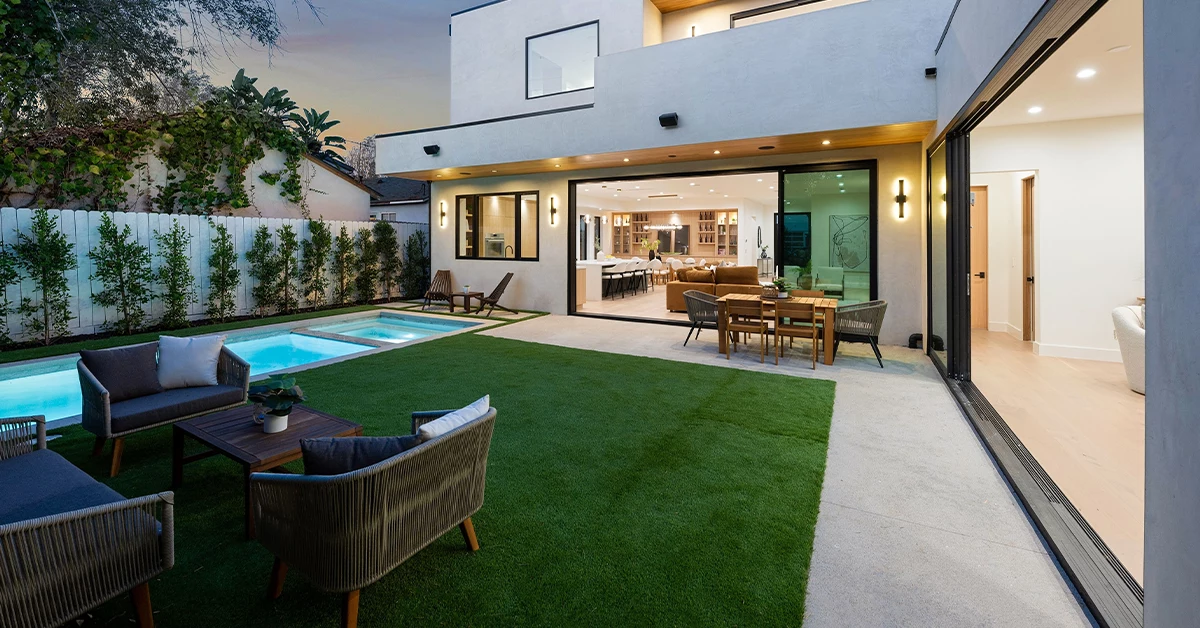 a luxury house in Dubai Harbour
