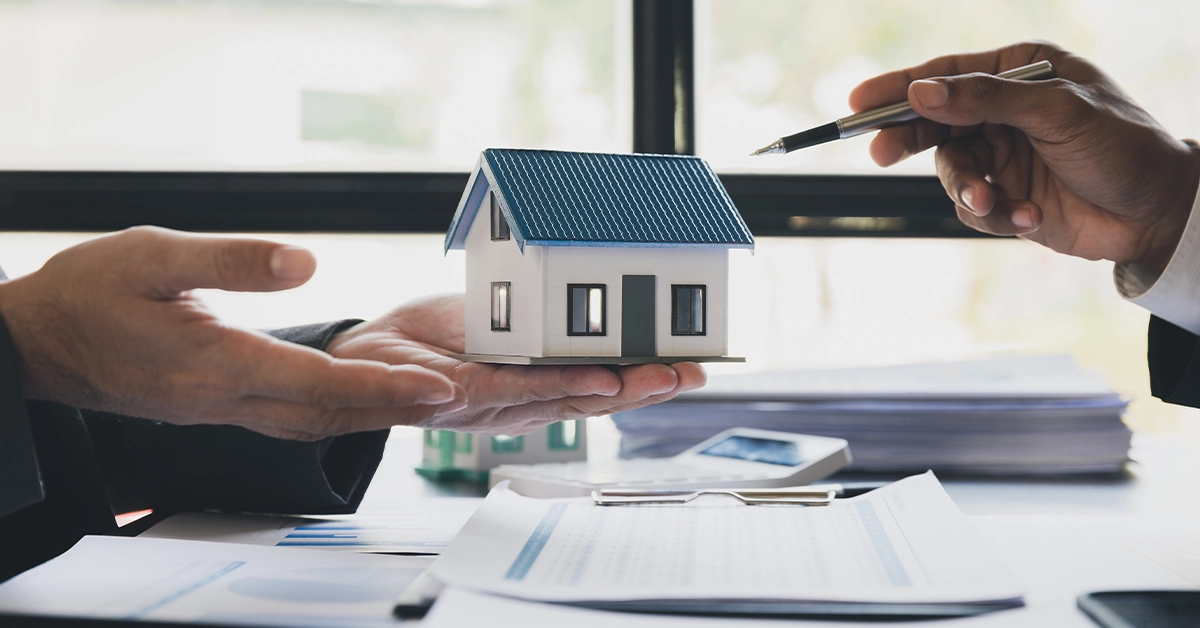 Asking a real estate agent when is the best time to sell an investment property 