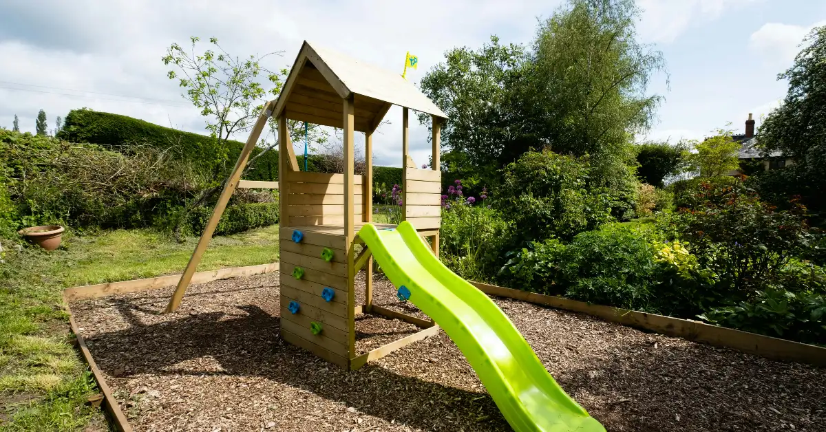 صورة توضح مسارات المشي نحو حديقة شيص خورفكان