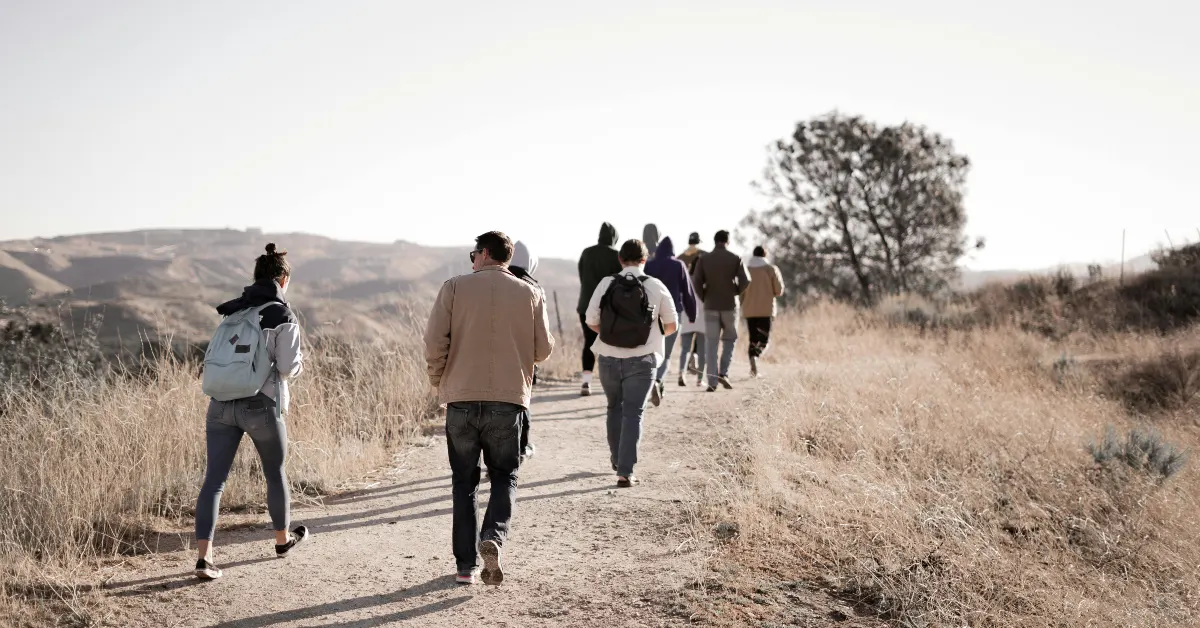  صورة توضح مسارات المشي نحو حديقة شيص خورفكان