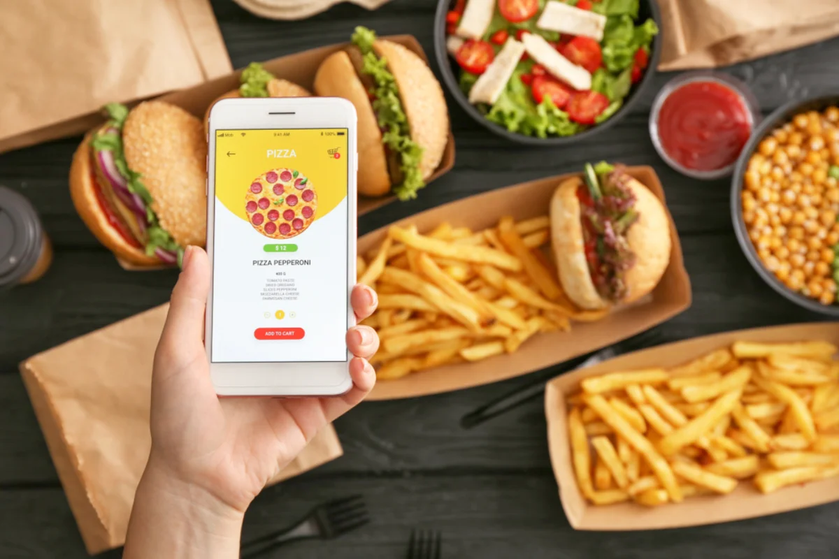 تطبيقات توصيل المطاعم دبي