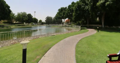 Living in The Lakes, Dubai