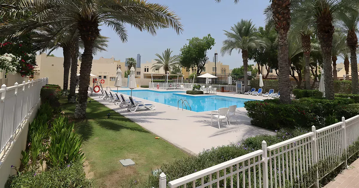 Public Pool in The Lakes, Dubai