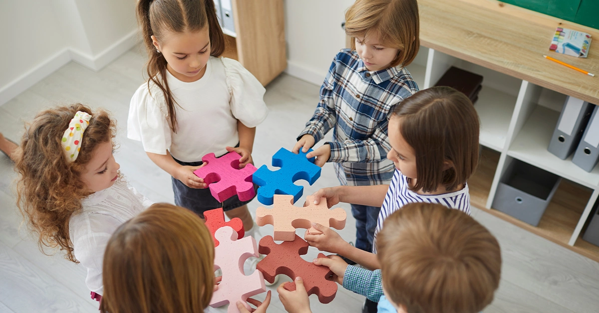 Kids working in a team