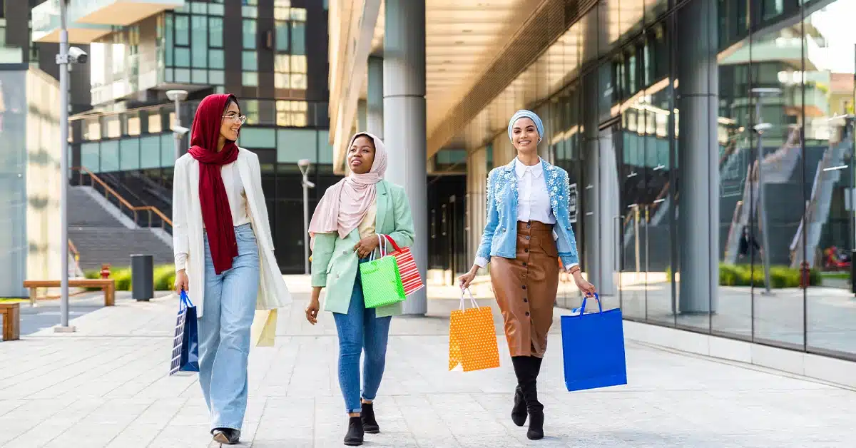 تتوفر في براري أوت ليت مول عشرات المحلات 