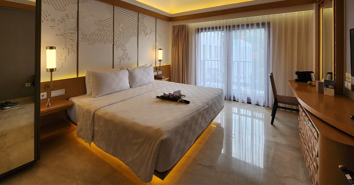 Luxury Hotel Room