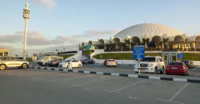 مواقف مطار الشارقة