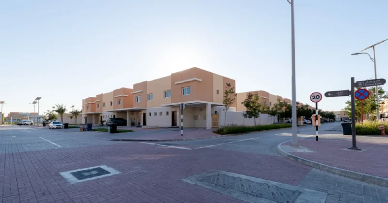  Living in Al Bahia