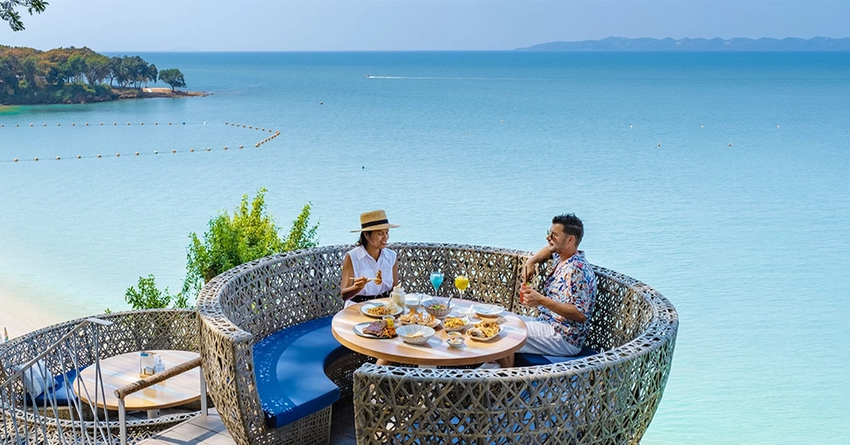 Restaurants at Beach