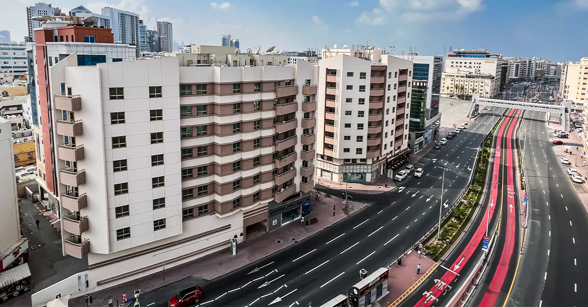 Chiller free apartments in Dubai offer several benefits, such as utility bill savings
