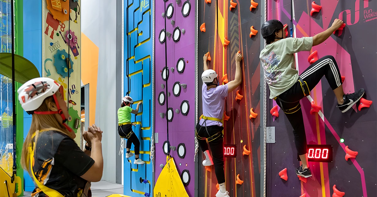 Climbing walls activity in Adrenark Park