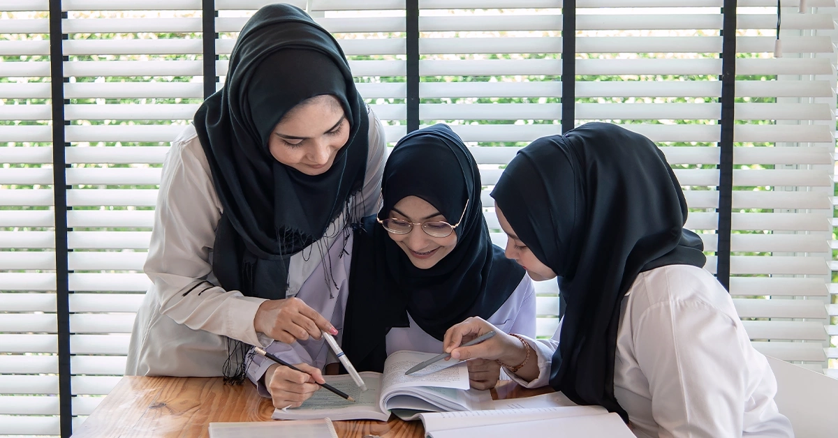 طالبات في أحد مدارس دبي