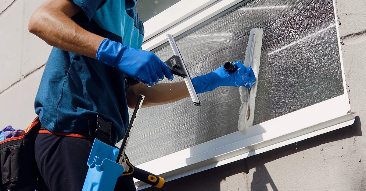 Professional cleaner from the cleaning company in Ras Al Khaimah