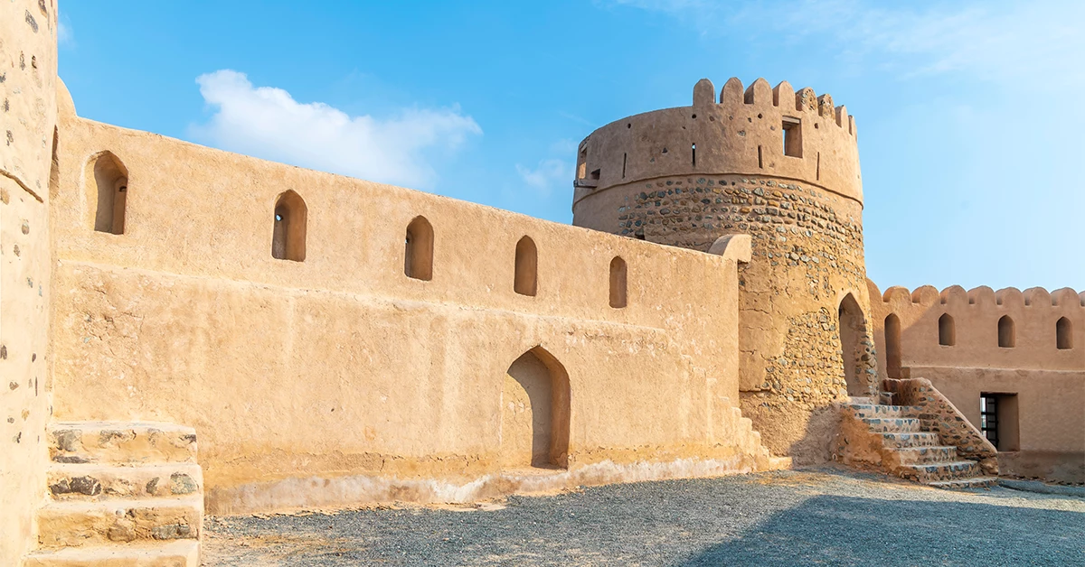 تقدم قلعة الفجيرة لمحة فريدة عن التاريخ العريق والتراث الغني للفجيرة