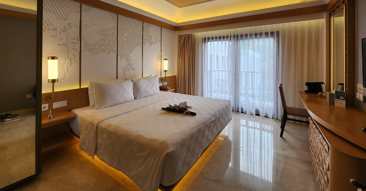 Luxurious and Modern Hotel Room