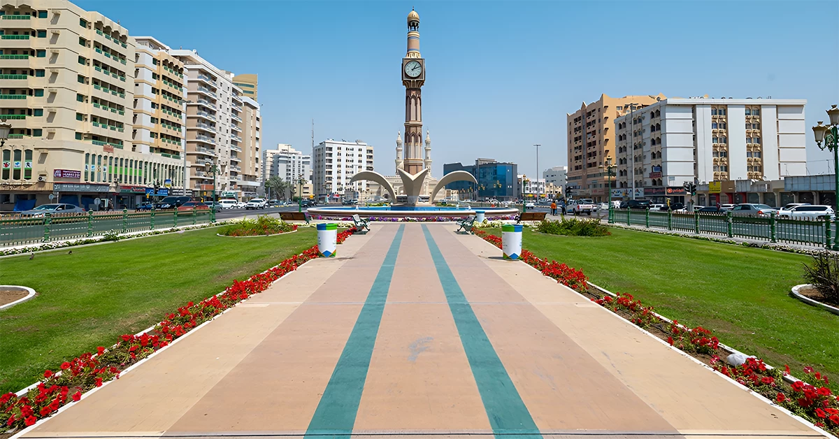 Apartments and a roundabout park in Al Musalla