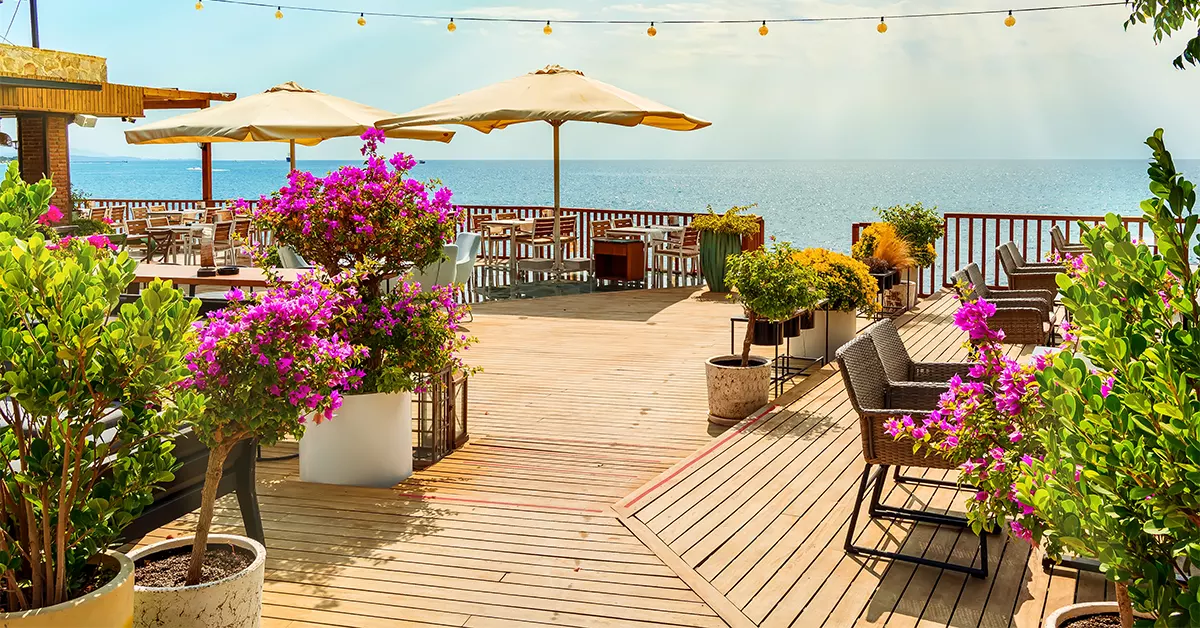 rooftop outdoor cafes in dubai