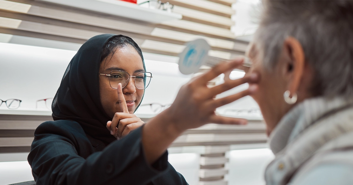 يمتاز افضل محل نظارات في دبي بتقديمه تشكيلة واسعة من النظارات الطبية والشمسية 
