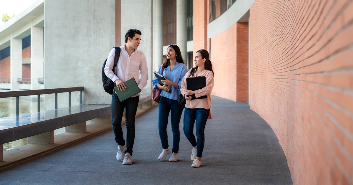 Students at SBS Swiss Business School