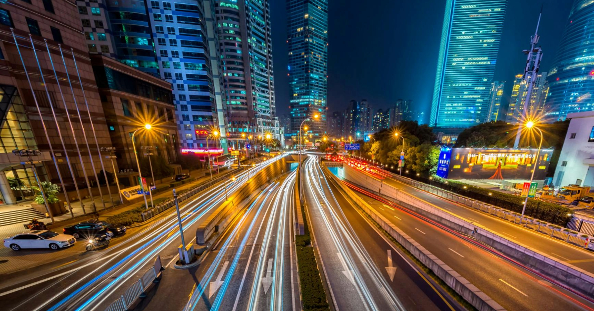 Roads at night in the abu dhabi city