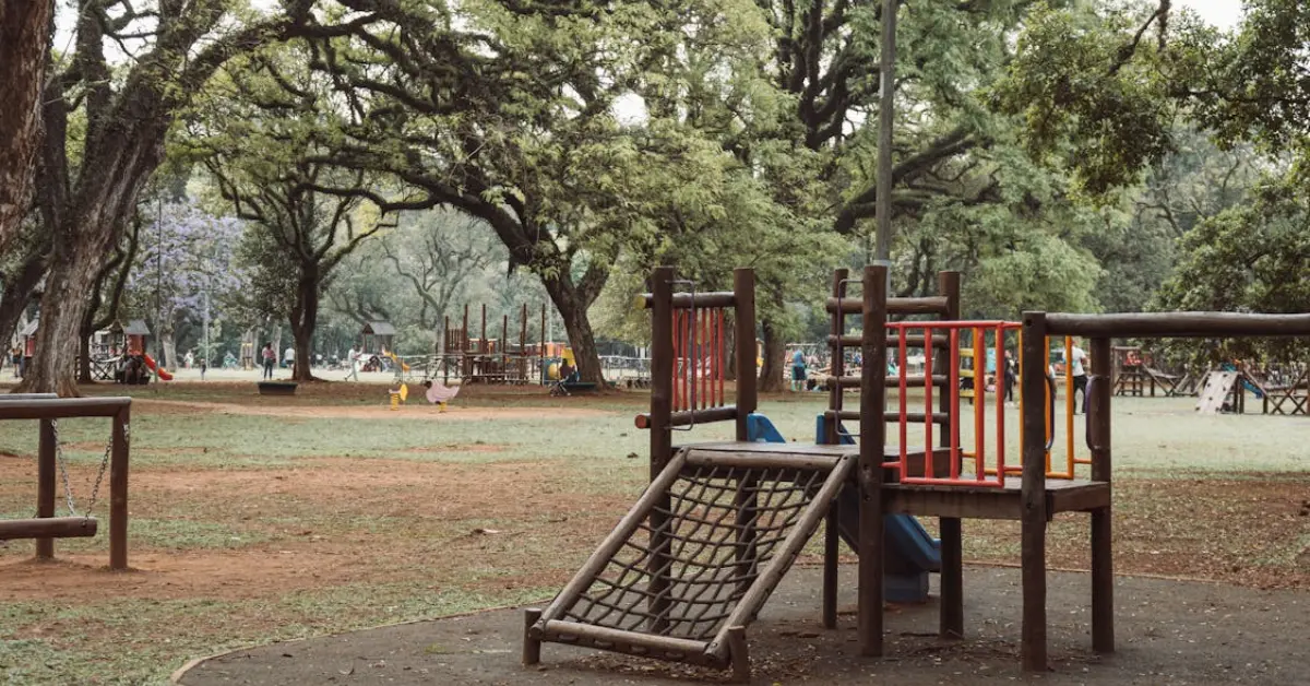 صورة تُظهر مساحات اللعب المخصصة للأطفال في ساحة خليفة