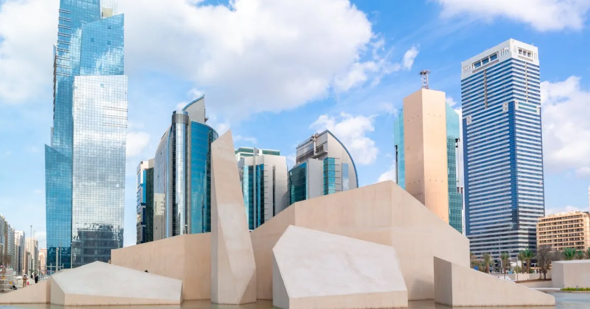 صورة لأبرز المناطق الاستثمارية في أبوظبي والتي يمكن للمستثمرين شراء عقارات فيها