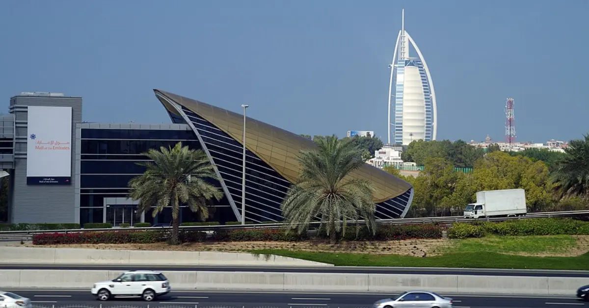 Metro Station Emirates Mall and Burj al Arab