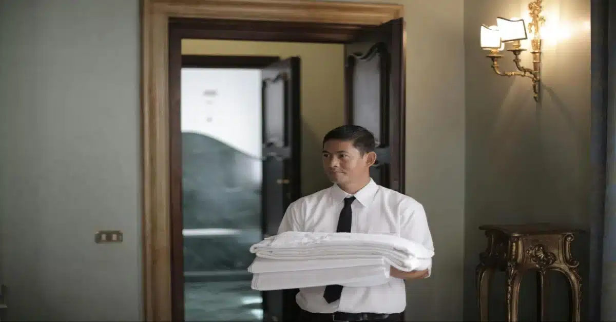 Luxury Room Service in Hotels in Baniyas Square