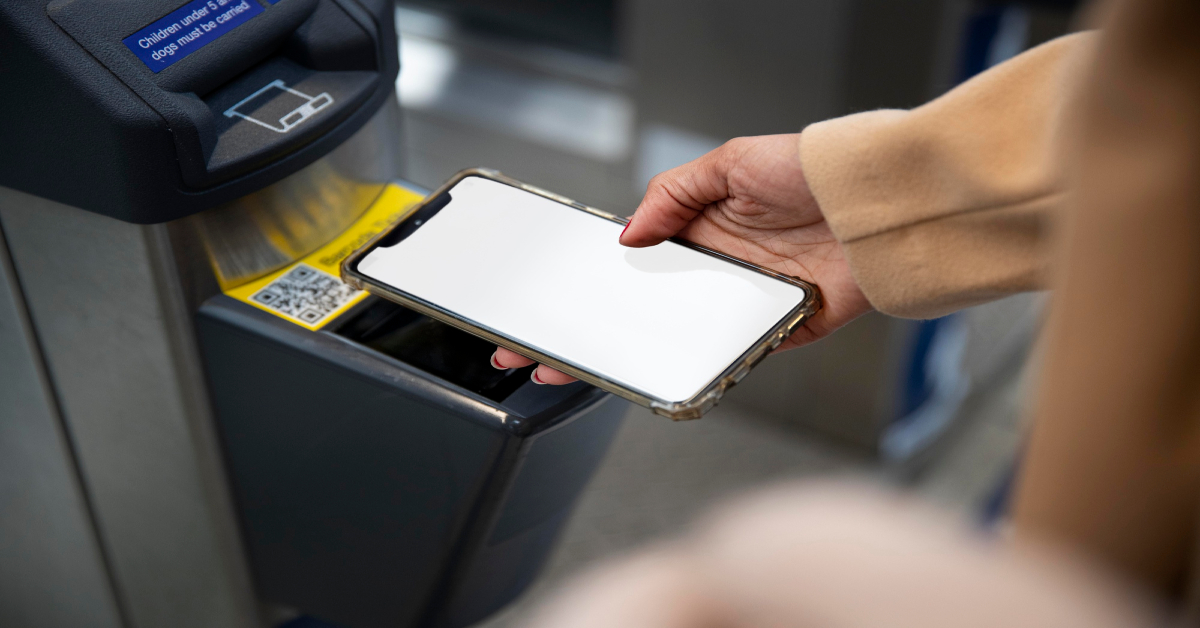 Phone scanning Metro machine