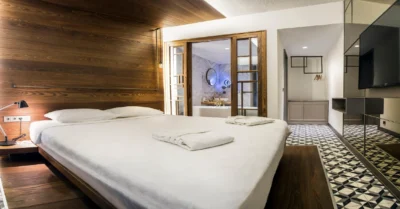 bedroom in hotel
