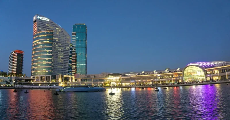 صورة توضح زيادة العقارات على الواجهة البحرية بالقرب من خور دبي