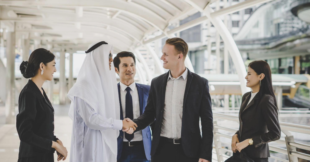 رجل أعمال إماراتي يرحب بمستثمر أجنبي