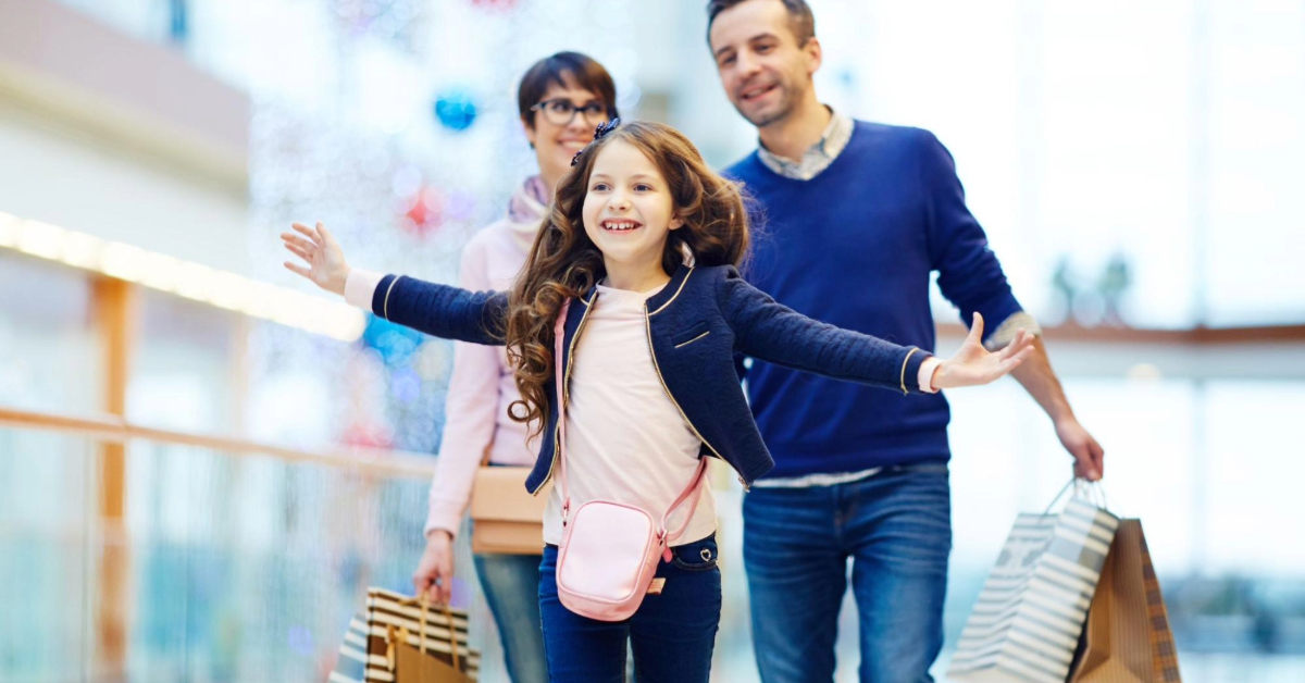 Family shopping in Abu Dhabi