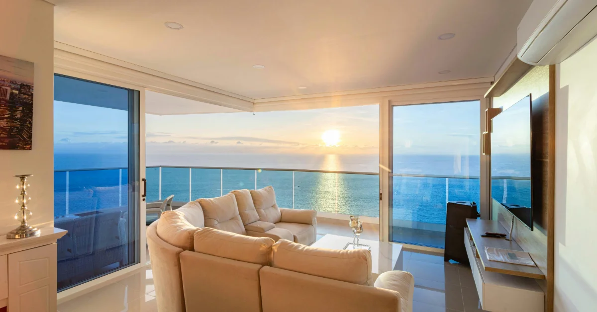 Sea view hotel room in Dubai