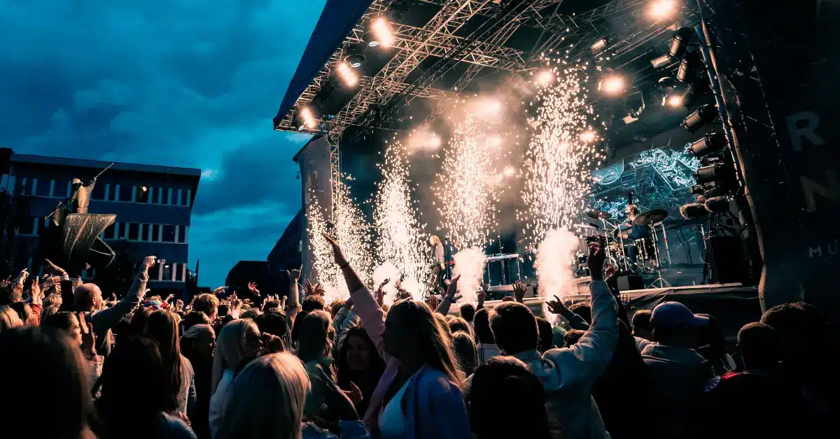 Crowds attending Sole DXB